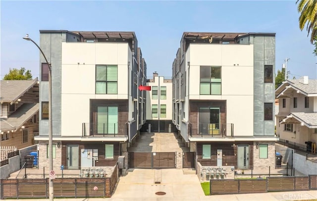 1131/2 N Manhattan Pl, Los Angeles, CA 90004 - view of building exterior