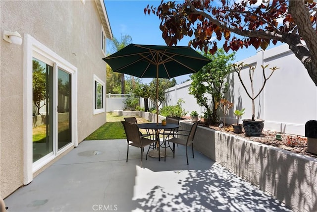 8 Chatri Cir, Lake Forest, CA 92610 - fenced backyard with outdoor dining space and a patio area