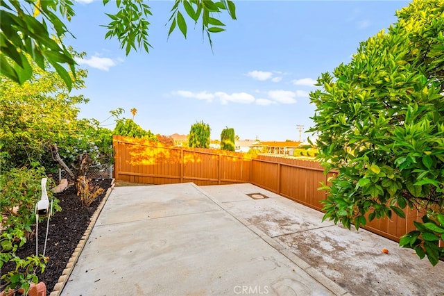 28610 Portsmouth Dr, Menifee, CA 92586 - fenced backyard featuring a patio