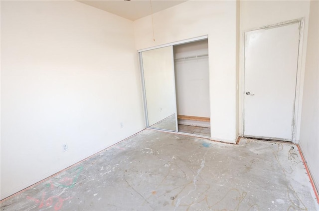 19385 Live Oak Ln, Lake Elsinore, CA 92530 - unfurnished bedroom featuring a closet and concrete floors