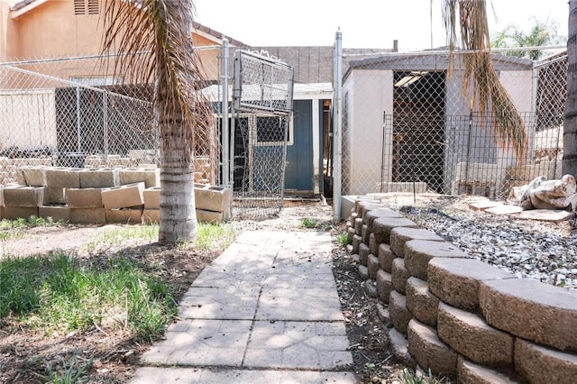19385 Live Oak Ln, Lake Elsinore, CA 92530 - view of patio / terrace