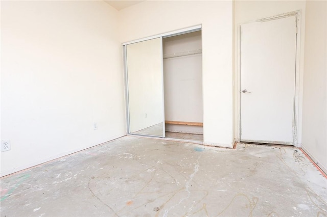 19385 Live Oak Ln, Lake Elsinore, CA 92530 - unfurnished bedroom featuring a closet and unfinished concrete floors