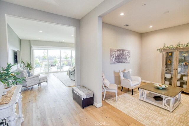 916 Trail View Pl, Nipomo, CA 93444 - living area featuring light wood-style floors and recessed lighting