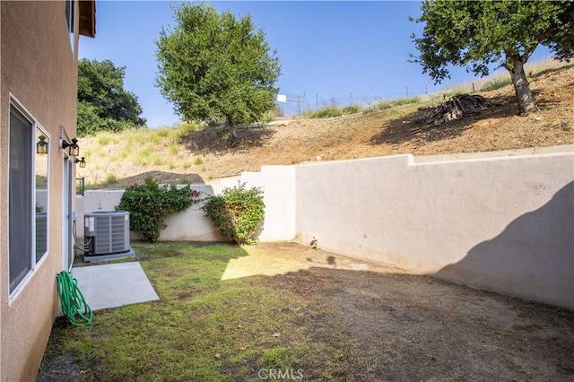 14114 Almetz Cir, Sylmar, CA 91342 - view of yard