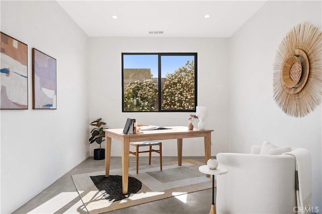 62290 Crestview Dr, Joshua Tree, CA 92252 - home office featuring concrete flooring and recessed lighting