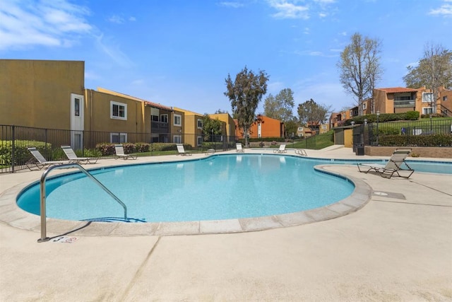 17119 W Bernardo Dr Unit 105, San Diego, CA 92127 - community pool featuring a residential view and a patio area
