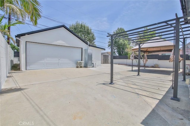 12818 Ramsey Dr, La Mirada, CA 90638 - detached garage featuring a shed