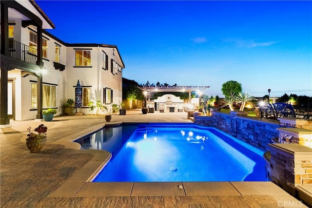 5156 Branding Iron Pl, Rancho Cucamonga, CA 91739 - swimming pool featuring exterior kitchen and a patio area