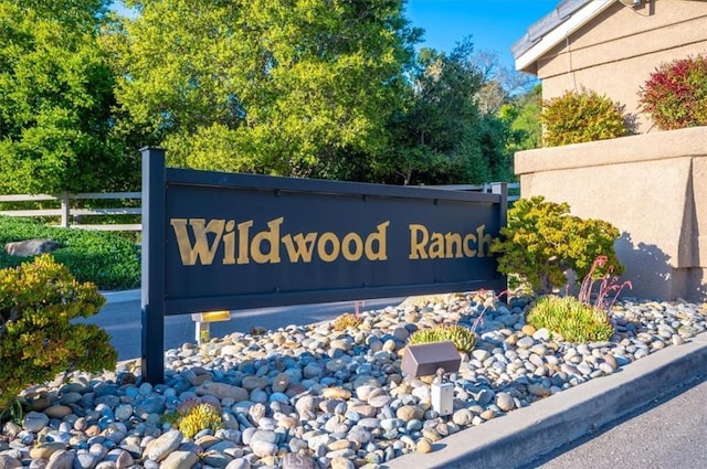 247 Oakwood Ct, Arroyo Grande, CA 93420 - view of community sign