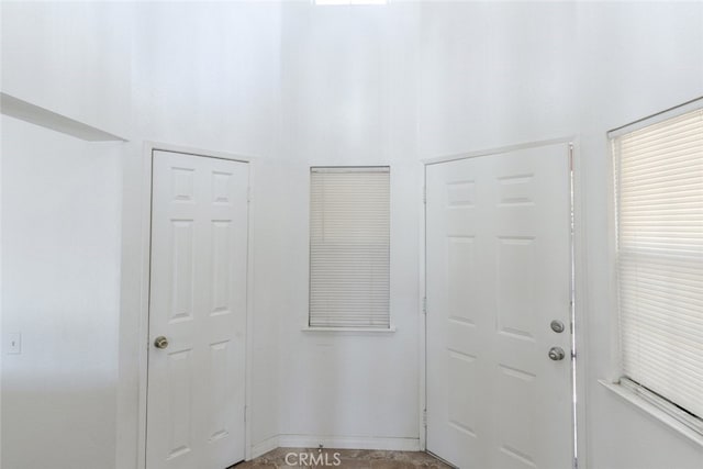 44105 Acacia St, Lancaster, CA 93535 - foyer entrance with a towering ceiling