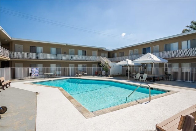 475 E Foothill Blvd, Pomona, CA 91767 - community pool featuring a patio area
