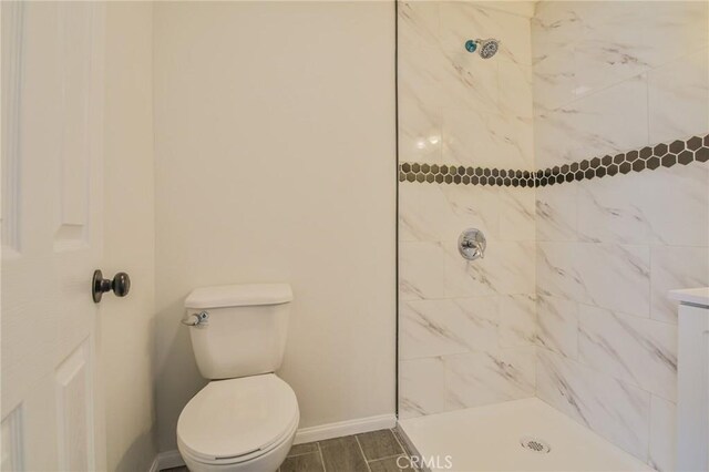 223 E 83rd St, Los Angeles, CA 90003 - bathroom featuring a tile shower