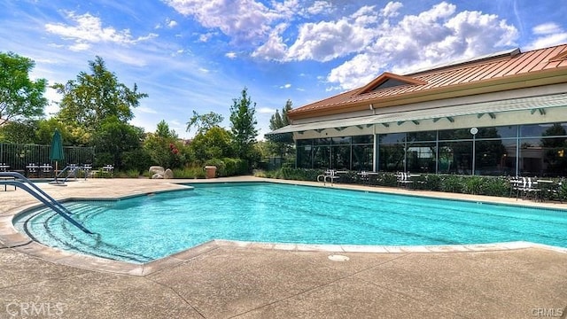 875 Eastlake Rd, Beaumont, CA 92223 - community pool with a patio