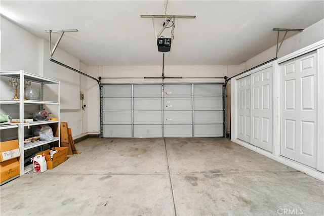 1544 Big Bnd, Beaumont, CA 92223 - garage featuring a garage door opener