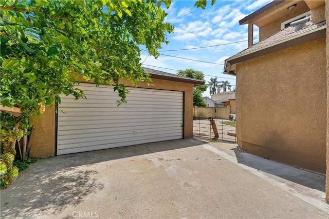 2730 Hayes Ave, Long Beach, CA 90810 - view of detached garage