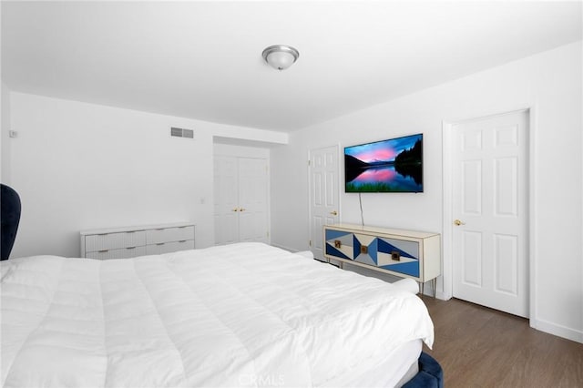 4035 Ellenita Ave, Tarzana, CA 91356 - bedroom with wood finished floors and baseboards