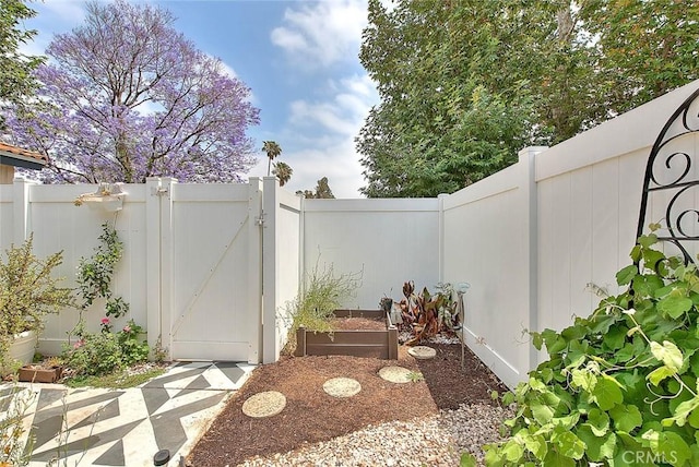 1068 Border Ave, Corona, CA 92882 - view of yard featuring a gate