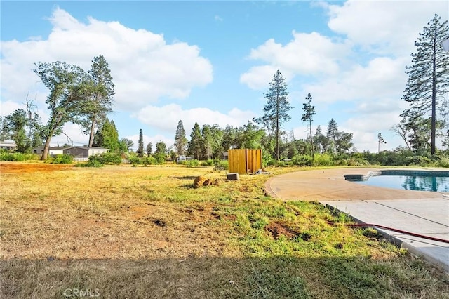 1340 Jeannie Ln, Paradise, CA 95969 - view of yard with an outdoor pool