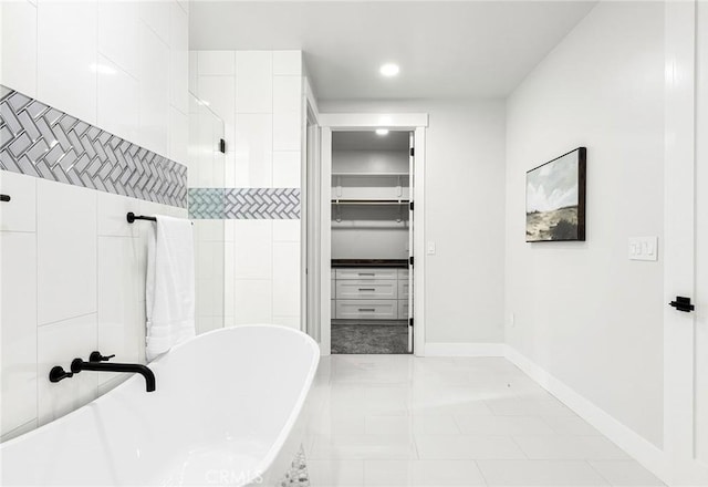 1340 Jeannie Ln, Paradise, CA 95969 - full bath with a spacious closet, a soaking tub, a stall shower, and recessed lighting