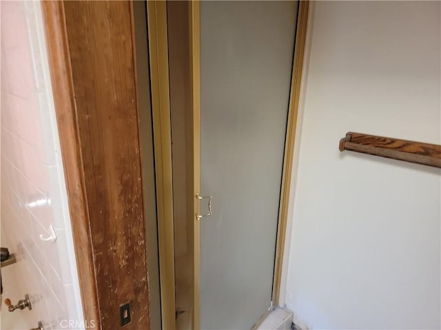 15440 Cactus St, Hesperia, CA 92345 - bathroom with a shower stall