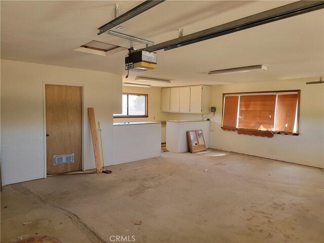 15440 Cactus St, Hesperia, CA 92345 - garage with a garage door opener