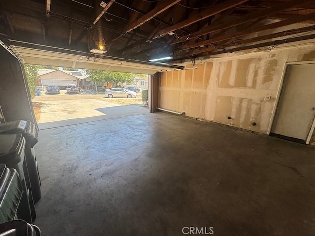 1848 Horizon Ln, Lancaster, CA 93535 - view of garage