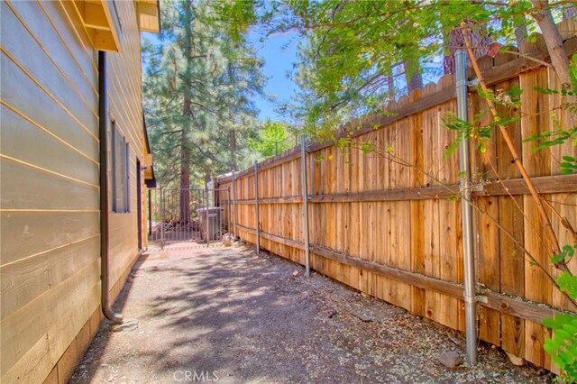 960 Snowbird Rd, Wrightwood, CA 92397 - view of patio / terrace