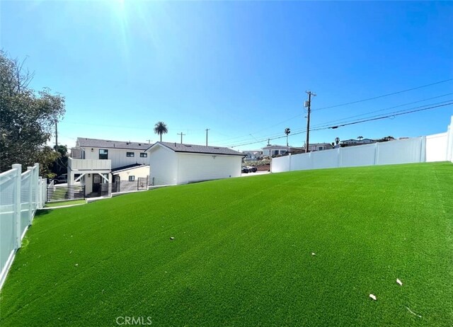 624 W 38th St, San Pedro, CA 90731 - view of fenced yard