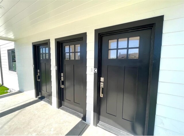 624 W 38th St, San Pedro, CA 90731 - property entrance with covered porch and elevator