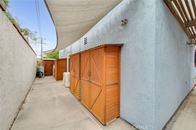 5855 Lemon Ave, Long Beach, CA 90805 - view of outdoor structure