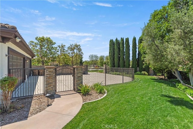 949 Moody Pl, Claremont, CA 91711 - view of yard with a gate and a garage
