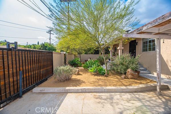 1186 Buelah Ave, City Terrace, CA 90063 - view of yard featuring a gate