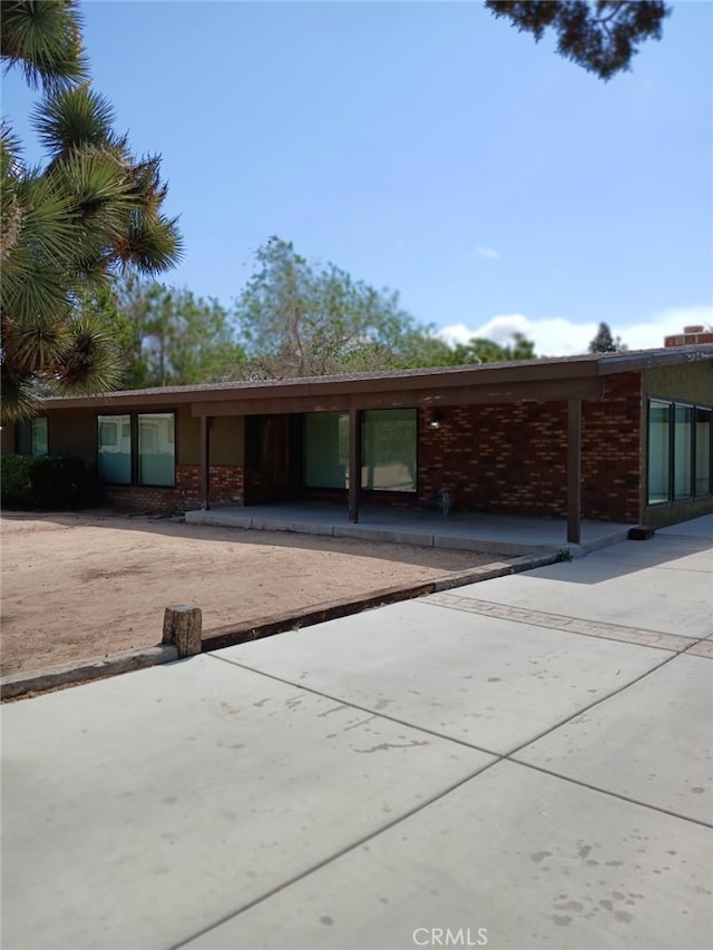 17539 Adobe St, Hesperia, CA 92345 - view of stable
