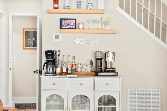 641 Hillhaven Dr, San Marcos, CA 92078 - indoor dry bar with baseboards