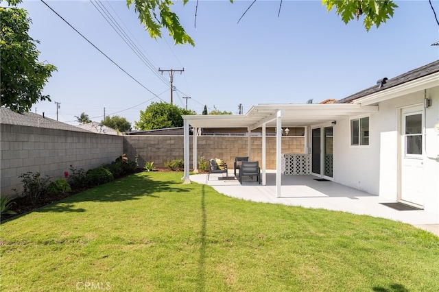 2406 S Pacific Ave, Santa Ana, CA 92704 - view of yard with a patio area