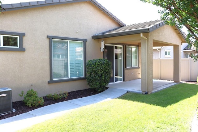 1573 Maple Valley St, Manteca, CA 95336 - rear view of house featuring a patio area and stucco siding