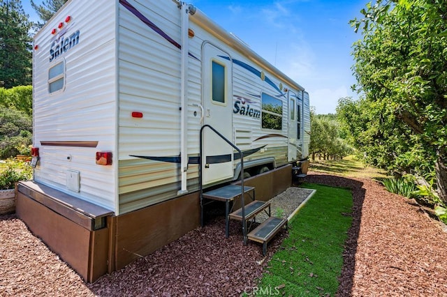 2645 Apple Ln, Julian, CA 92036 - view of side of home