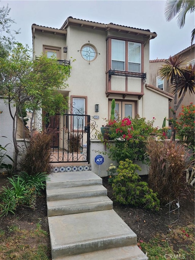 304 Ultimo Ave, Long Beach, CA 90814 - mediterranean / spanish house featuring stucco siding