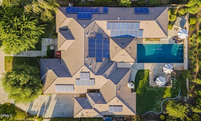13115 Monarch Palm Ave, Bakersfield, CA 93314 - aerial view of property and surrounding area with a pool area