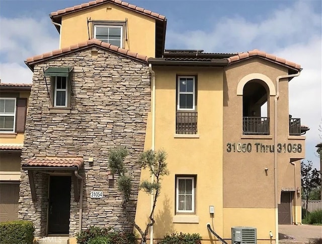 31054 Strawberry Tree Ln Unit 5, Temecula, CA 92592 - view of building exterior