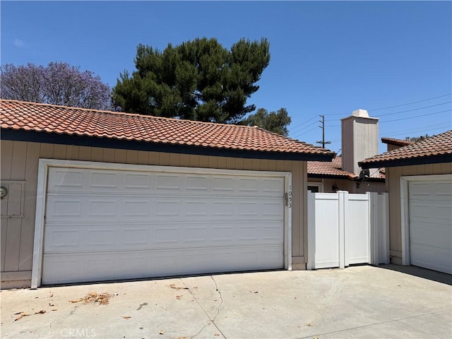 1053 Border Ave, Corona, CA 92882 - view of garage
