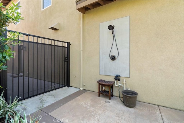 2937 Arboridge Ct, Fullerton, CA 92835 - entrance to property featuring stucco siding and a gate