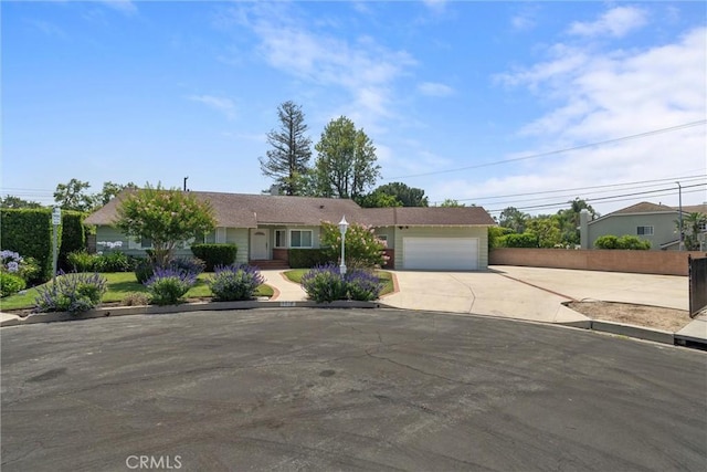 9508 Jellico Ave, Northridge, CA 91325 - single story home featuring driveway
