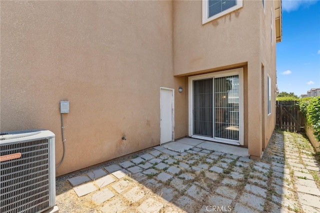 5529 N Valdez, Fresno, CA 93722 - view of patio / terrace