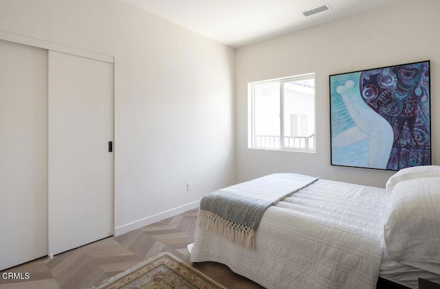 29111/2 N Coolidge Ave, Los Angeles, CA 90039 - bedroom featuring a closet