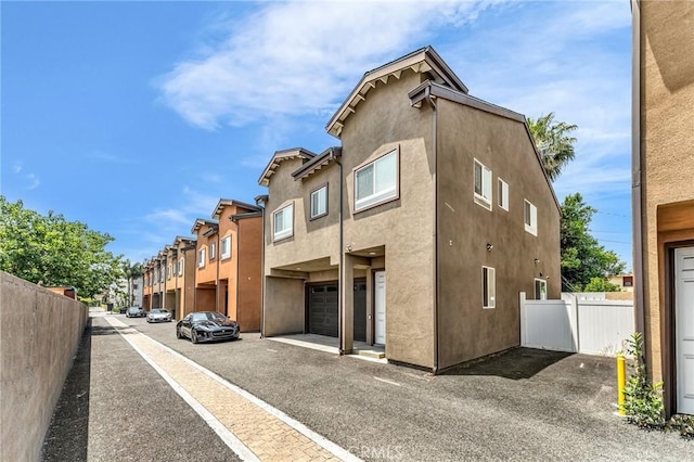 7419 N Mia Ln, Van Nuys, CA 91405 - view of asphalt road