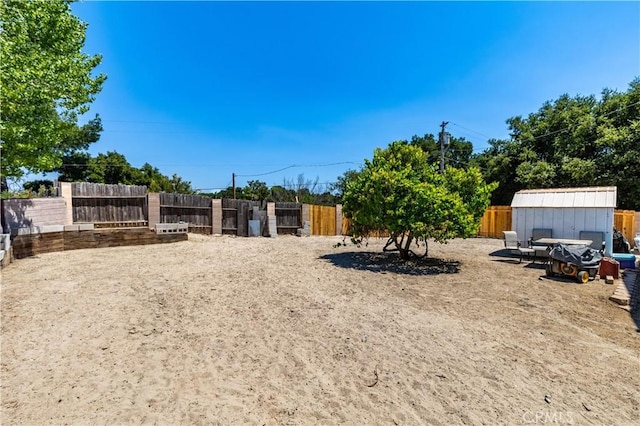 4725 Arena Ave, Atascadero, CA 93422 - fenced backyard with a storage shed