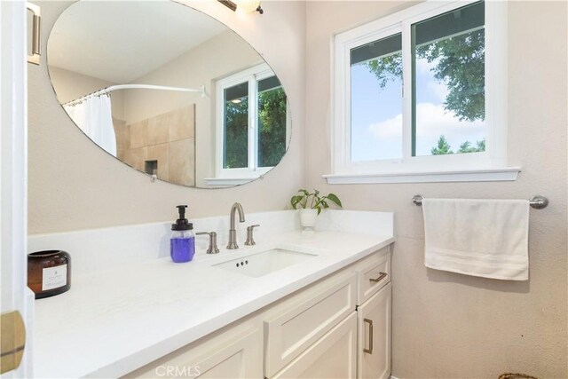 4725 Arena Ave, Atascadero, CA 93422 - bathroom featuring vanity and a shower with shower curtain