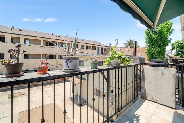 1566 Pine Ave Unit 207A, Long Beach, CA 90813 - view of balcony