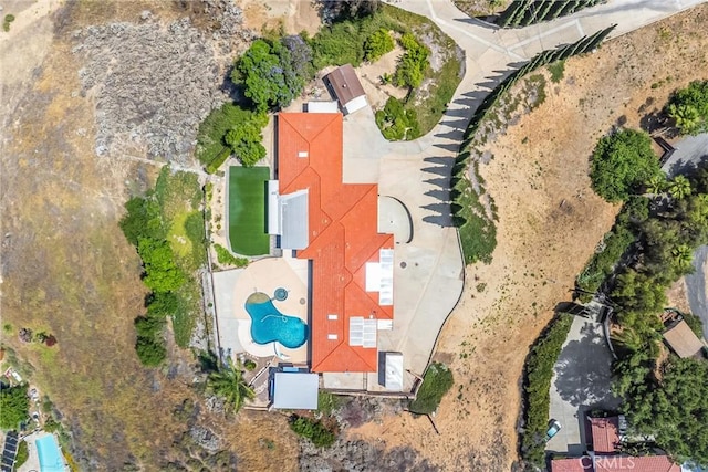 1835 Hilltop Dr, Colton, CA 92324 - aerial view of a pool